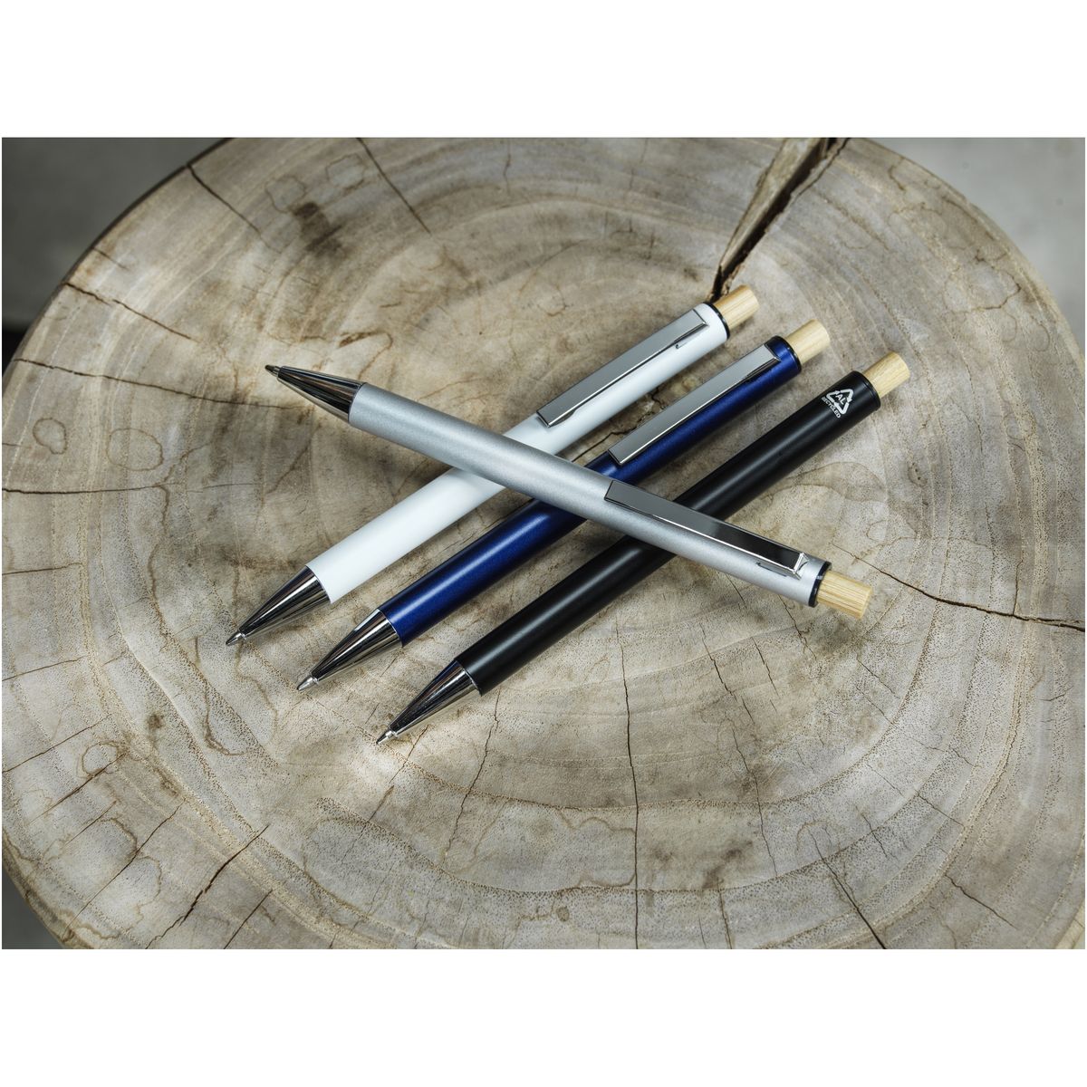 Bolígrafos de aluminio reciclado con pulsador de bambú, tinta azul, Cyrus