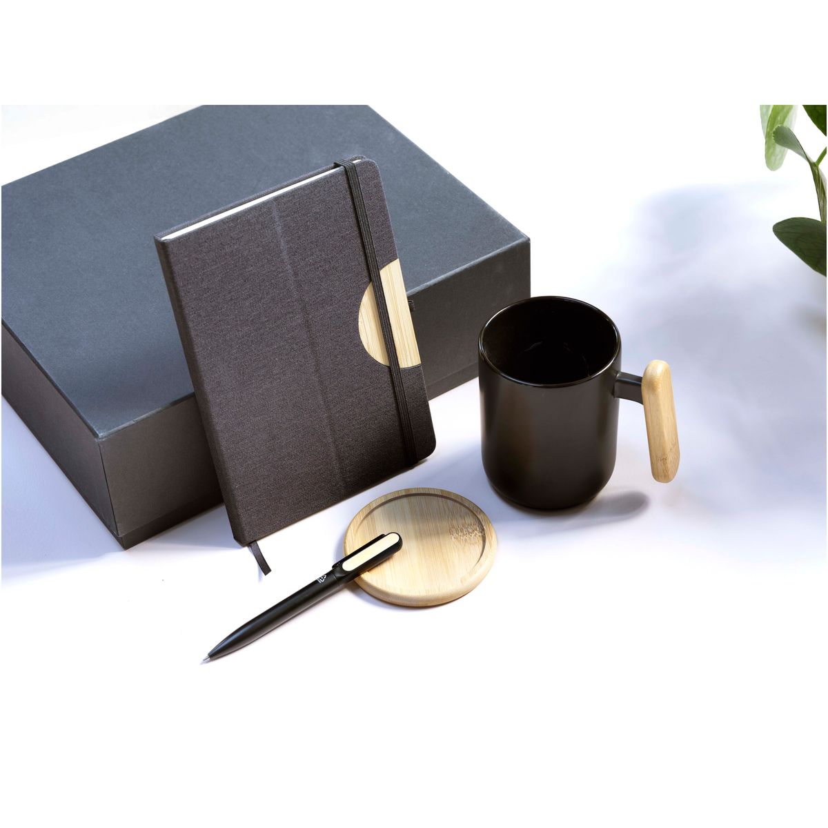 Sets de regalo con cuaderno A5, bolígrafo, taza y posavasos