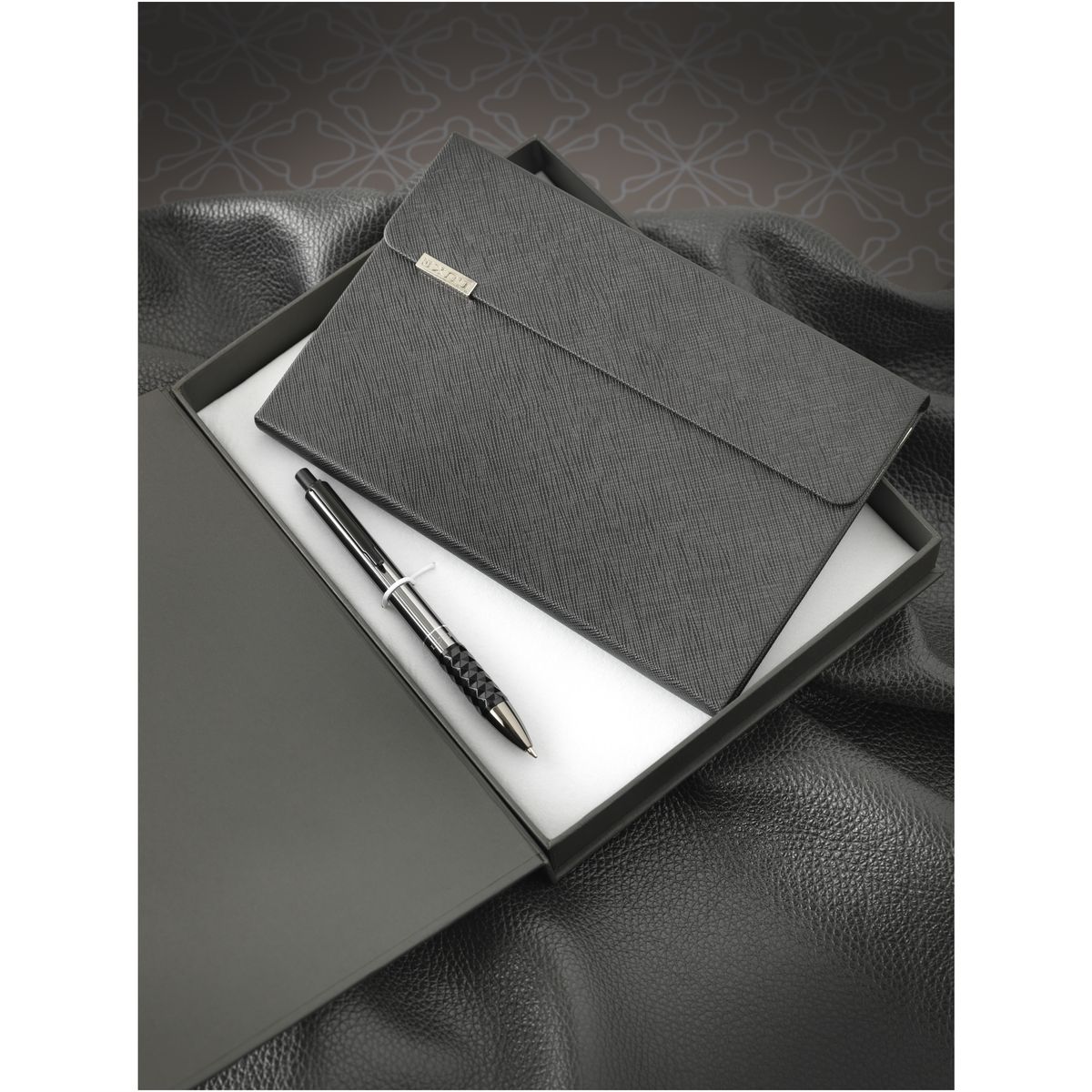 Sets de regalo con cuaderno de 13,5 x 20,5 cm y bolígrafo táctico