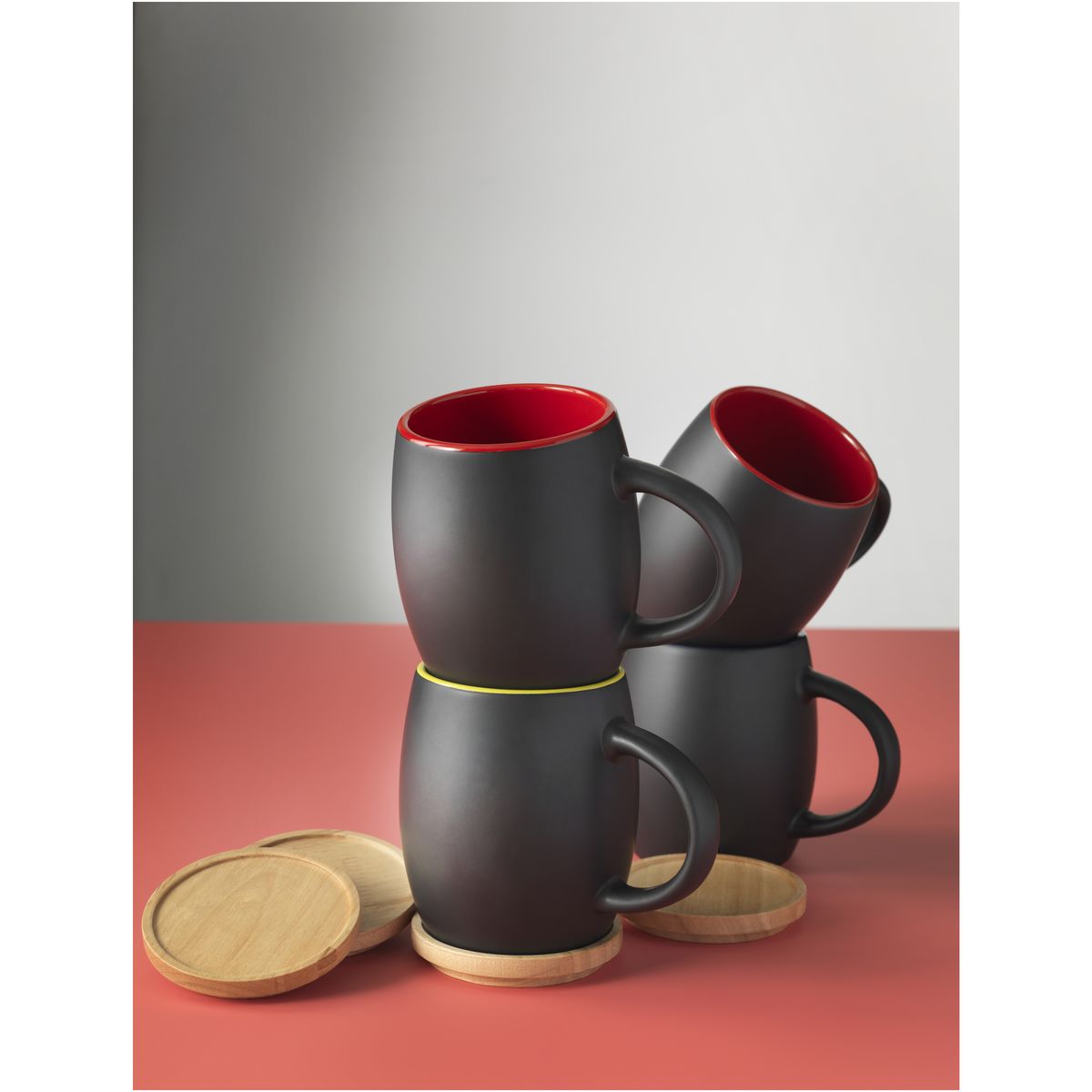 Tazas de cerámica de 400 ml con posavasos de madera