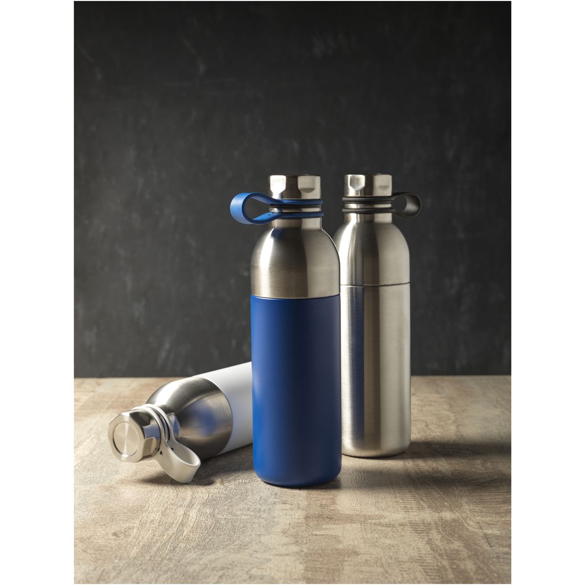 Botellas térmicas de acero inoxidable de 590 ml con aislamiento de cobre y asa de silicona